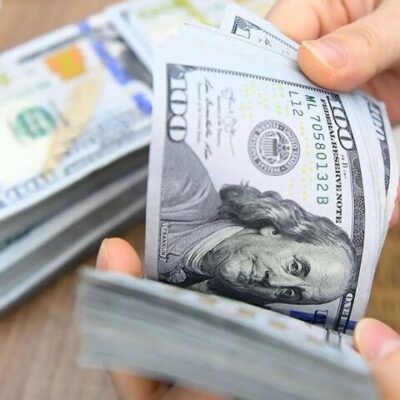 قیمت دلار، یورو و سایر ارزها امروز ۴ دی؛ دلار از ۱۳۵ هزار تومان عبور کرد