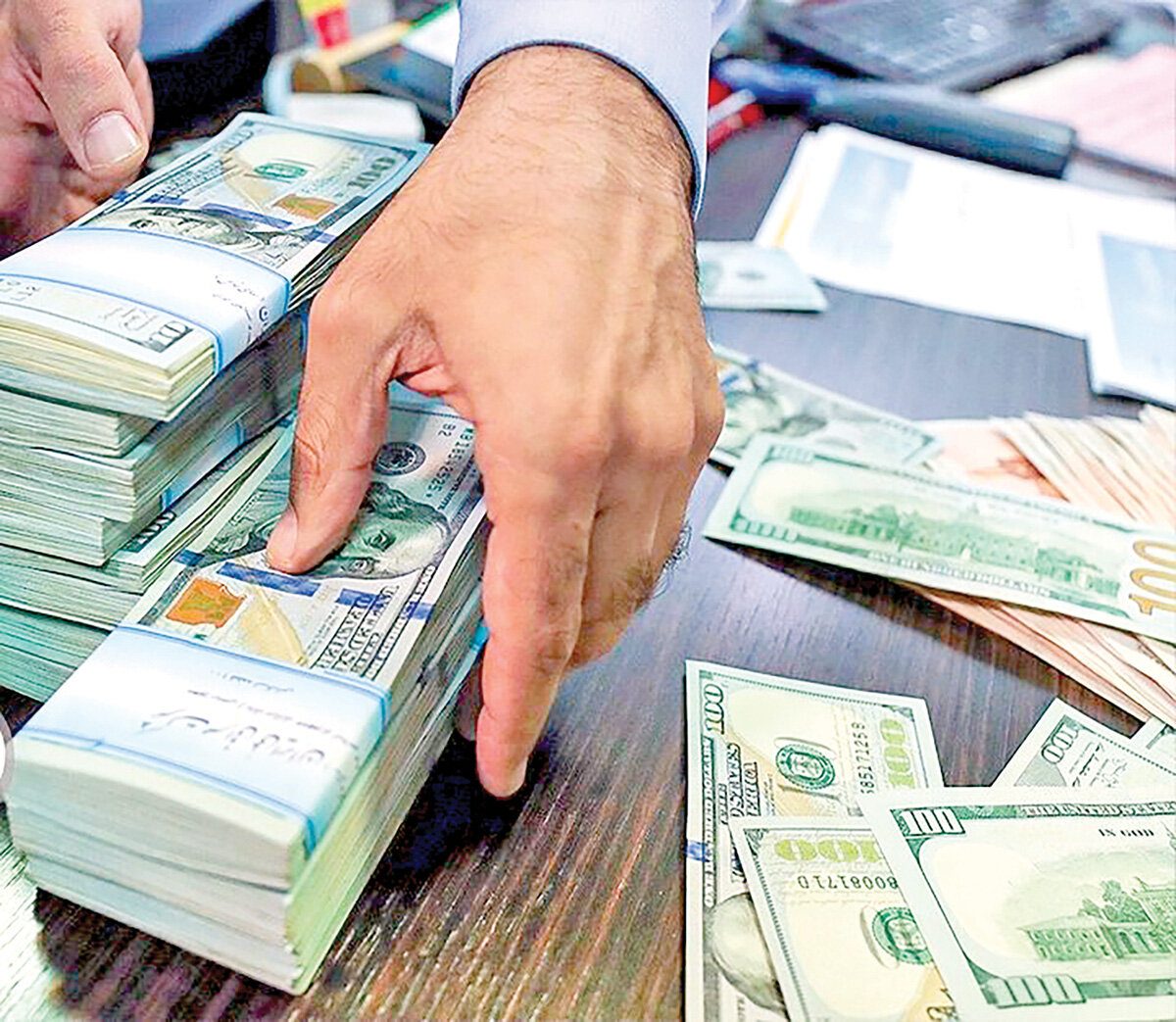 قیمت-دلار،-یورو-و-سایر-ارزها-امروز-۱۰-آذر/-دلار-رکورد-بالاترین-قیمت-را-شکست