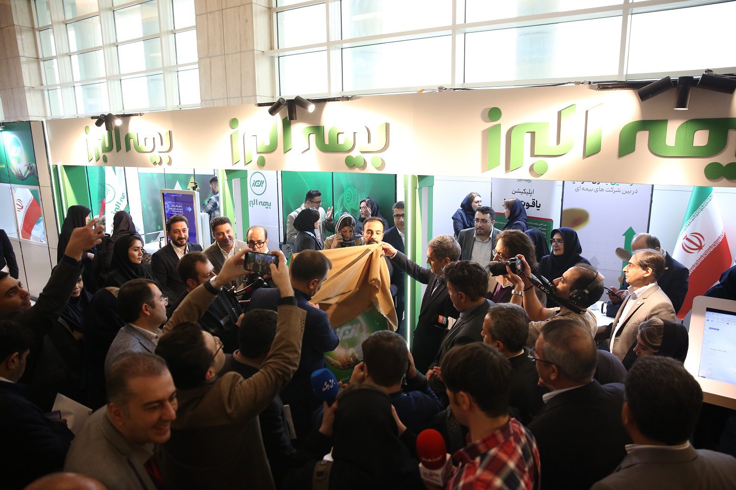 b476563c-e9d8-40cc-a3cf-3978163932ed