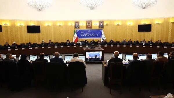 افزایش حقوق ۳۰ درصد در بودجه ۱۴۰۵ با نگاه به حداقل بگیران - تصویر