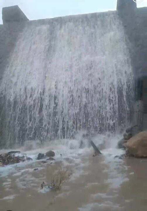 سد گوهر دشت گناباد سرریز شد؛ تصاویر منتشر شد - تصویر