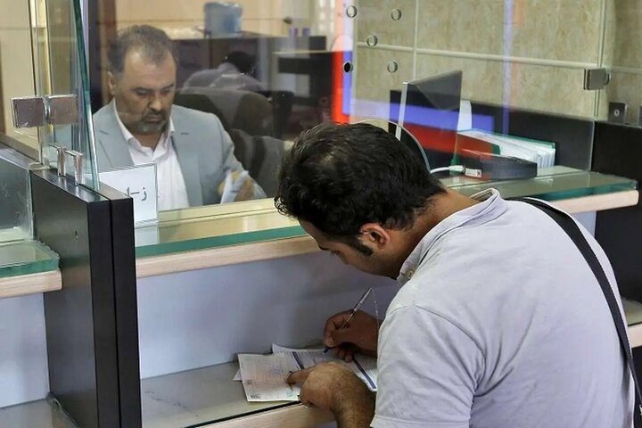 متقاضیان تسهیلات بانکی بخوانند/ وام مسکن ۵۰۰ میلیونی به چه کسانی تعلق می‌گیرد؟ - تصویر