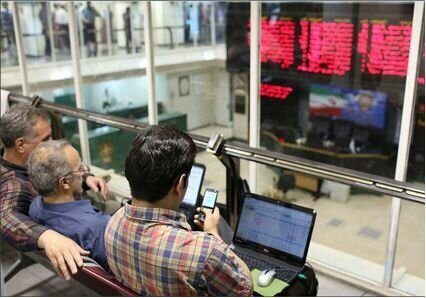 لرزه قیمتها در بازارها: دلار ۱۲.۵ درصد رشد و طلا ۲۰ درصد افزایش - تصویر