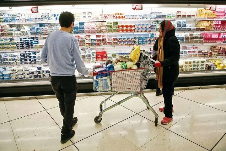 رئیس اتاق اصناف اعلام کرد: تامین کامل کالای اساسی و نان در کشور /مردم نگران نباشند