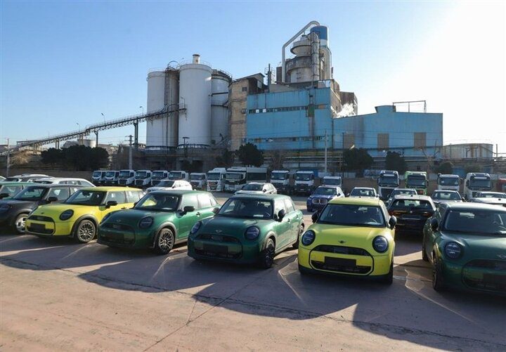 تعیین‌تکلیف خودروهای پلاک مناطق آزاد/ الزام پرداخت عوارض ماخذ خودروی نو