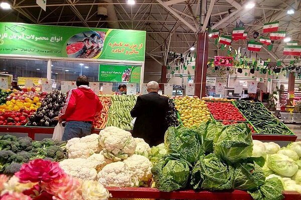 قیمت جدید میوه و سبزی اعلام شد/ گوجهفرنگی به کیلویی ۹۸ هزار تومان هم رسید - تصویر