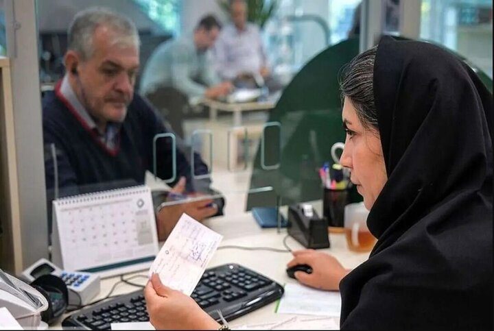 بخشنامه جدید دولت درباره دورکاری / جزئیات نحوه فعالیت کارمندان در ادارات اعلام شد - تصویر