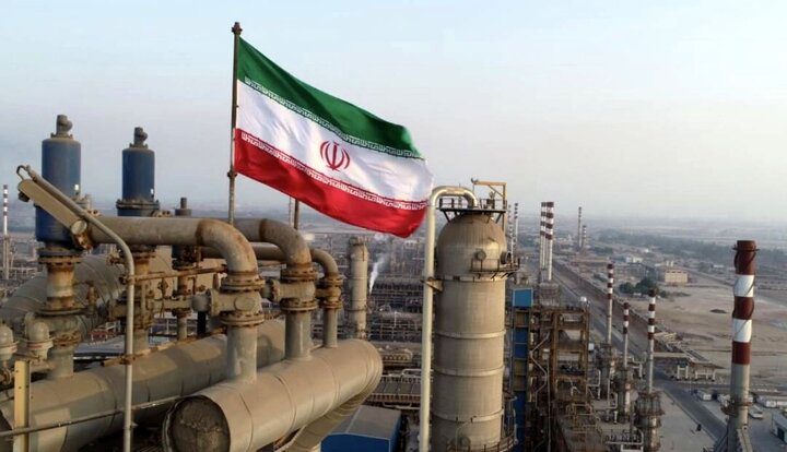 چاه‌های نفت ایران بسته نمی‌شوند/ حسینی: تسلیم‌ توقف تولید و برداشت نمی‌شویم - تصویر