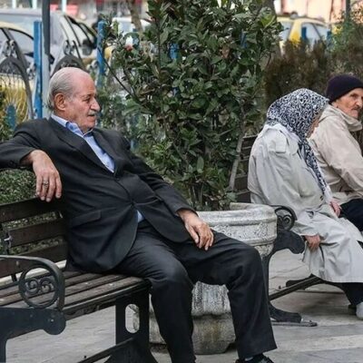 مستمری بازنشستگان را تقویت کنید/ برای کاهش هزینهها، مدیریت را ارتقا دهید