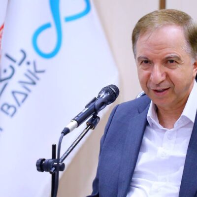 تأکید مدیرعامل بانک دی بر مشتریمداری و ارتقای دانش بانکی