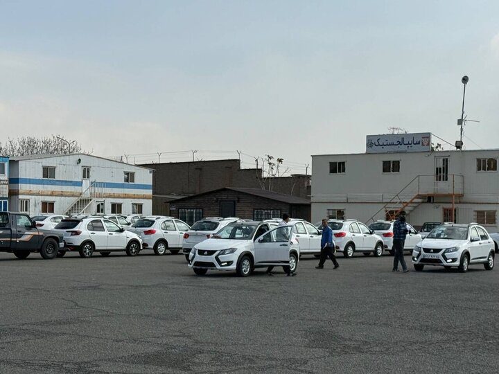 واردات خودرو در منطقه آزاد فقط برای فعالان اقتصادی مجاز است - تصویر