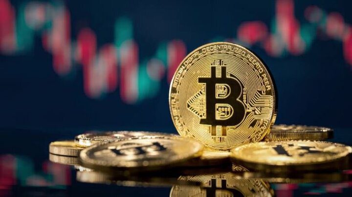 بیت‌کوین چیست؟/ چه کسی آن را اختراع کرد؟/ چرا به مهم‌ترین رمزارز جهان تبدیل شد؟ - تصویر