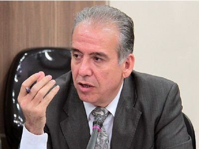 اظهارات یک فعال اقتصادی:رویکرد اقتصادی کشور در ابتدای انقلاب چپ زده بود/ رانت خواری در دولت احمدی نژاد به اوج رسید/ دولت خاتمی موفقترین اقتصاد را داشت - تصویر