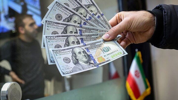نحوه فروش ارز تغییر کرد/ سقف فروش ارز به بالای ۱۸ سالهها چقدر است؟ - تصویر