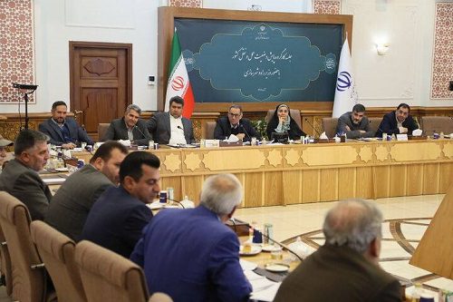 تعیین تکلیف بیمه رانندگان و سهمیه سوخت ناوگان حمل‌ونقل عمومی به دستور وزیر راه و شهرسازی