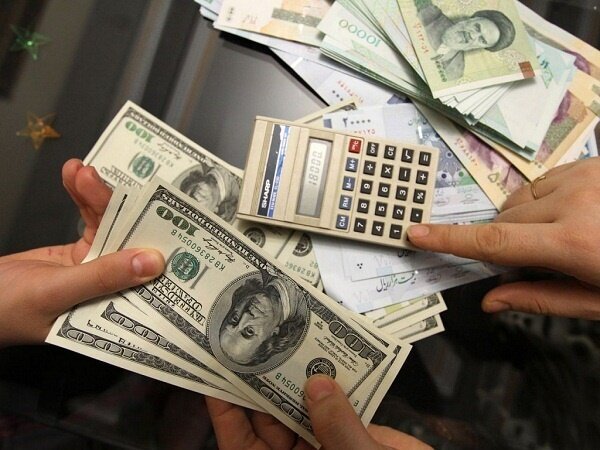 قیمت جدید دلار و یورو در بازار رسمی امروز ۲۶ فروردین/ دلار در مرز مقاومتی قرار گرفت - تصویر
