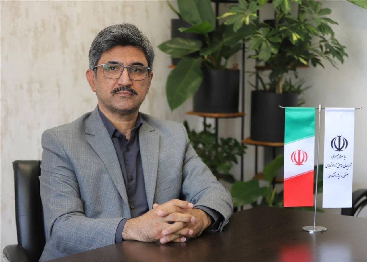 نخستین پلاک ملی برای خودروی منطقه آزاد اروند صادر شد